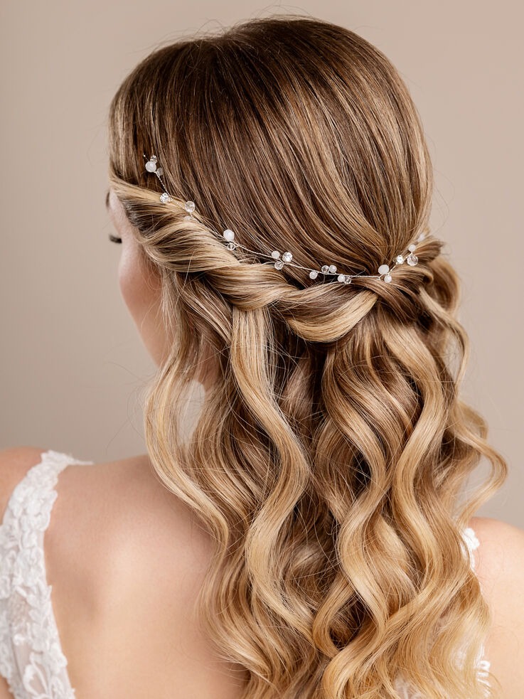Delikatna ozdoba do włosów ślubna srebrna koraliki kryształki perełki fryzura ślubna rozpuszczone włosy GAIA - Wedding Workshop